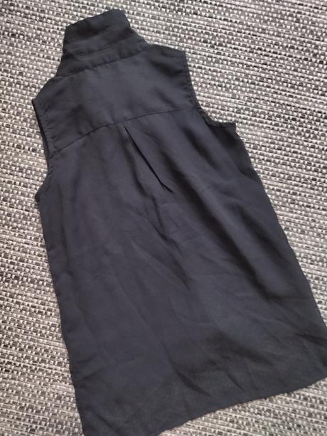 Černá halenka, 110