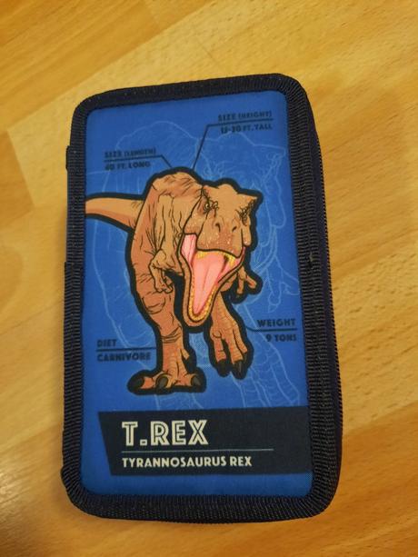3-patrový penál s dinosaurem, 