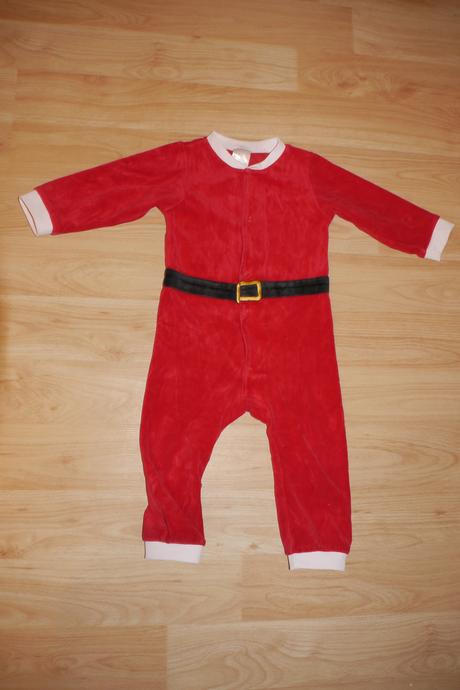 Vanocni pyzamko i s cepici, 86