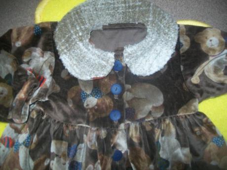 Sametové šaty s medvídky, 86