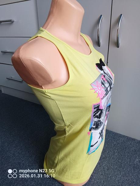 Tílko žluté zn."here+there c&a" vel."146-152", c&a,146