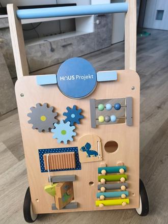 Dřevěné chodítko,