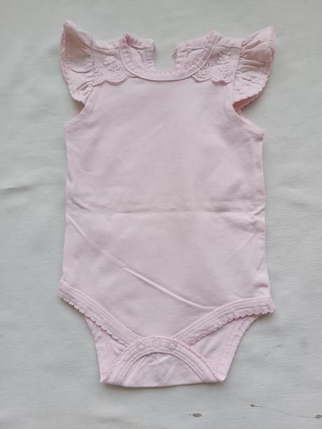 Dívčí body bez rukávů, 62