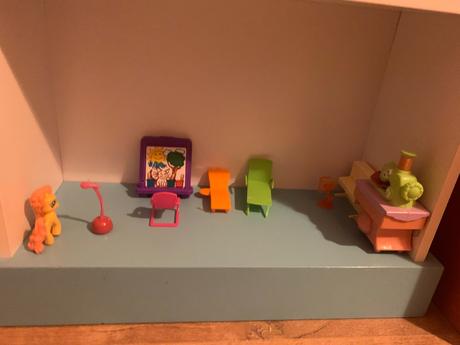 Drevená polička - domček, 