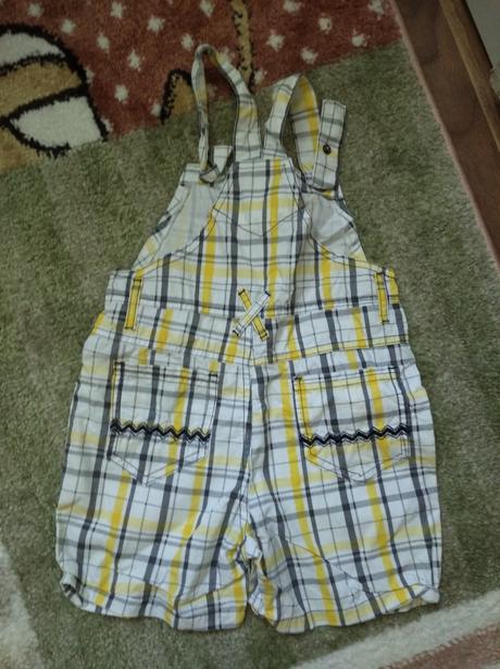 Kraťasy s laclem, 98