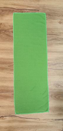 Zelený chladící ručník, 