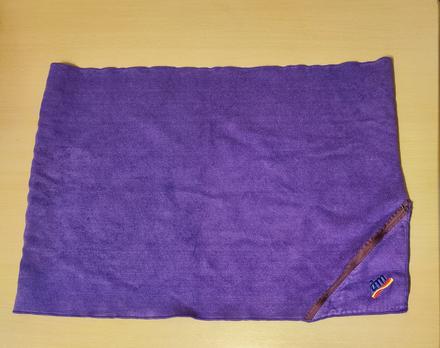 Fialový ručník s kapsičkou, 