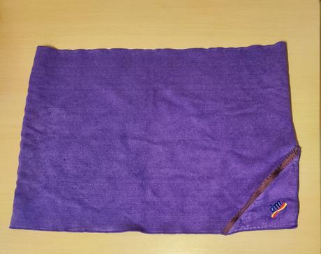 Fialový ručník s kapsičkou, 