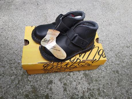 Nenošené dětské kožené boty dr. martens vel. 27, 27