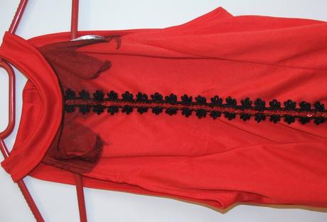 R27 karnevalové šaty vel. 11-12 let,