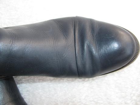 Kožené tmavě modré kotníkové boty typu chelsea, baťa,38