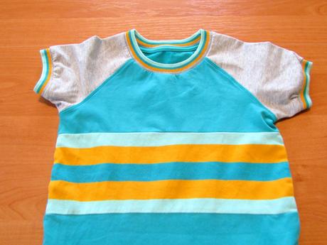 Dívčí sportovní šatičky vel 116-122, 122