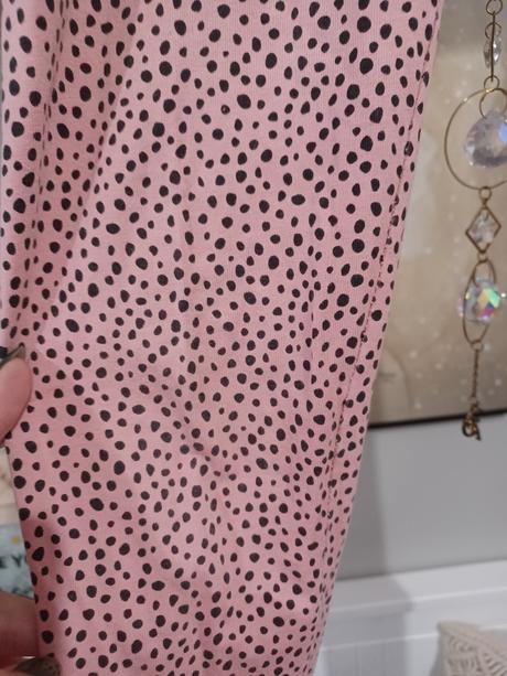 Puntíkaté legíny reserved, reserved,146