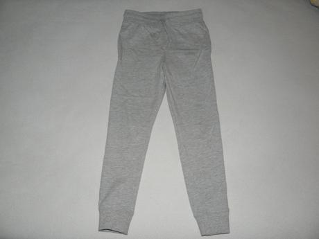 Šedé tepláky zn. h&m vel.128, h&m,128