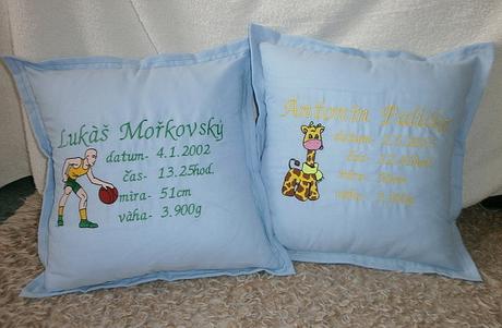 Památeční polštářky s údaji miminek,