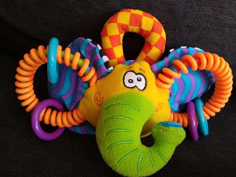 Kus 30 kč - hračky pro nejmenší,