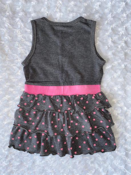 Šedé šaty frendz, 80