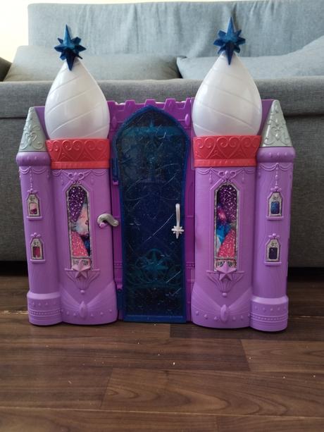 Barbie hvězdný zámek, 