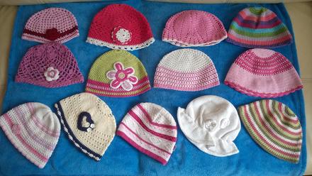 12 x háčkovaná čepička / čepice 50kč/ks, 86