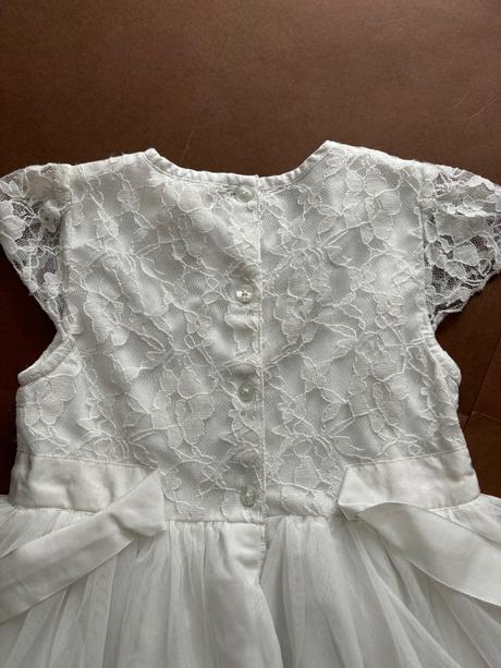 Ob/ šaty krémové družičkové - v.4/5 let, 110