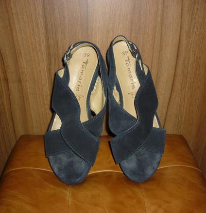 Tmavě modré kožené sandály na klínku tamaris, tamaris,39