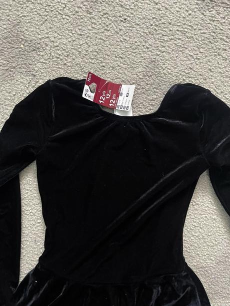 Šaty na krasobruslení, krasošaty, vel.143/150, decathlon,146