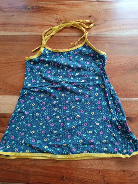 Dívčí letní šaty, 122