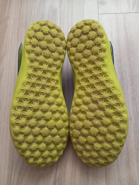 Fotbalové kopačky, 33