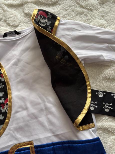 An27/ kostým pirát- v.7/8 let, 