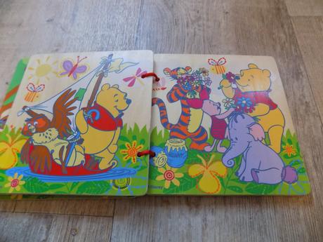 Dřevěná knížka medvídek pu, 