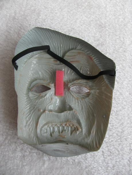 Karneval-škraboška upír,