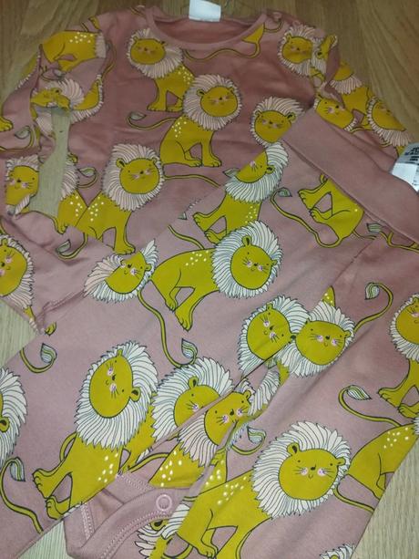 Body + legíny, tepláčky se lvem 92 next, next,92