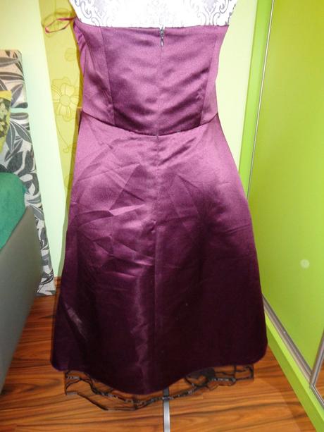 Nádherné tmavě vínové šaty, 42