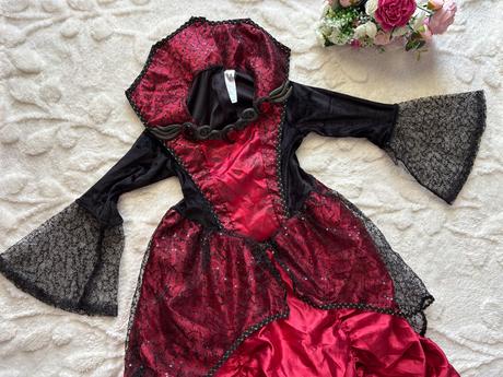 K1/kostým upírka / čarodějnice - v.7/8 let, 