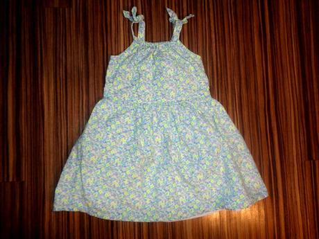 Krásné šaty s drobnými kytičkami, marks & spencer,110