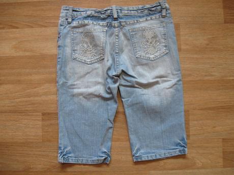 Džínové kraťasy, 158
