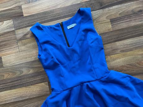 Nové modré šaty s černým volánem, vel xs a možní i, xs