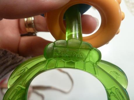 Plastové chrastítko, kousátko s rybou fisher price,