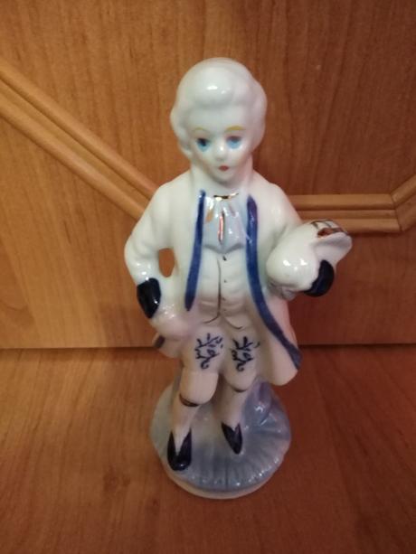 Porcelánové figurky pan a dáma, 