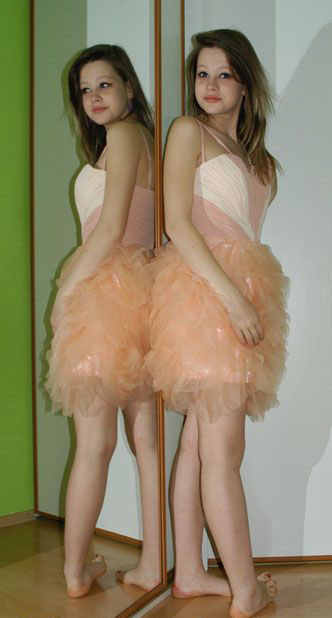 Společenské šaty s tylovou tutu sukní, 38