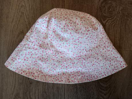 Dívčí klobouček s kvítky marks&spencer,vel.74/86, marks & spencer,74
