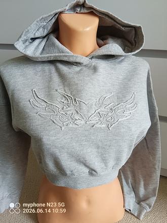 Crop top mikina zn."destination" vel."146-152", 146