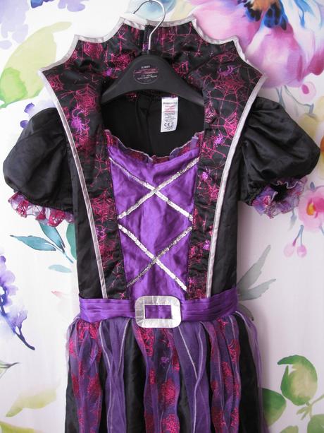 Karneval-krásné šaty pro čarodějku, královnu upírů,