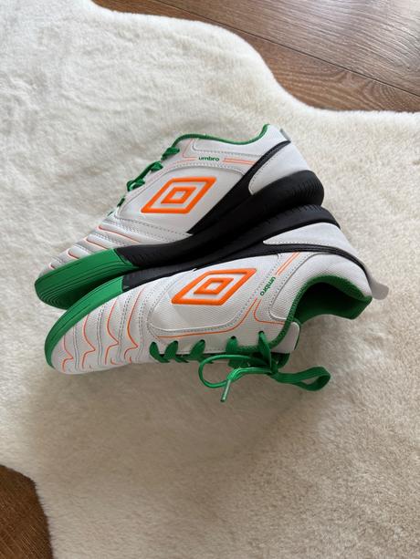 Sálovky, umbro,38