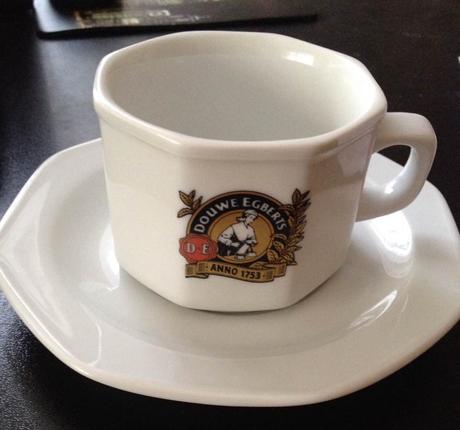 Kávový hrneček s podšálkem s logem, 