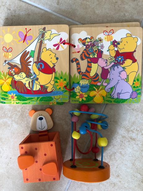 Dřevěná kniha medvídek pů, první hračka, 