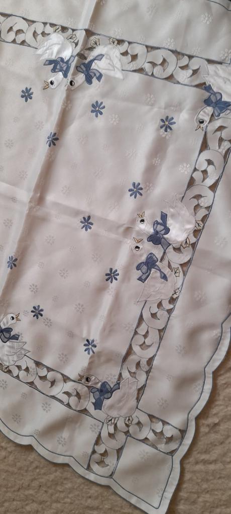 Vyšívaný ubrus velikonoční, 