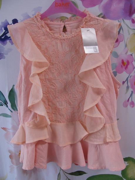 Luxusní halenka lososové barvy s volánky a výšivk., next,140