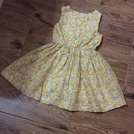 Bohaté bavlněné šaty s citróny, 116