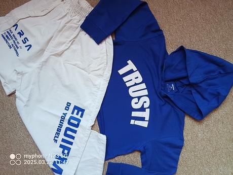 Crop-top mikina a šortky zn."lolanta" vel."140", 140